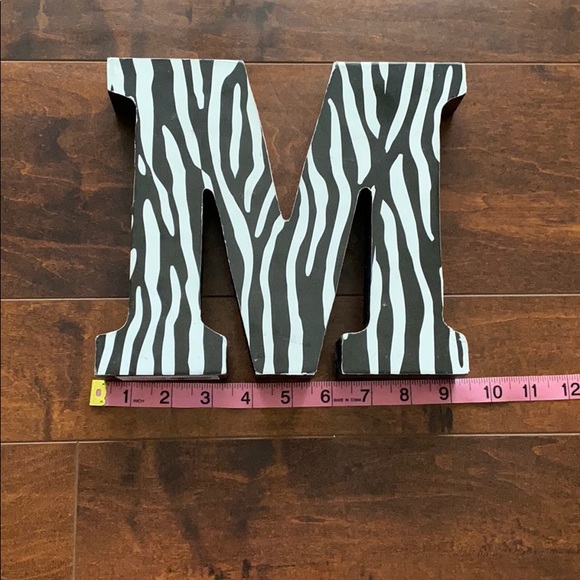 Zebra Print Standing “M” Letter - Picture 3 of 5